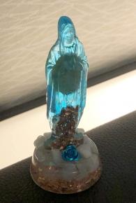 マリア像のオルゴナイト(不思議のメダイ入り)